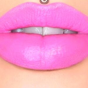- Jeffree Star Trap lipstick NEW